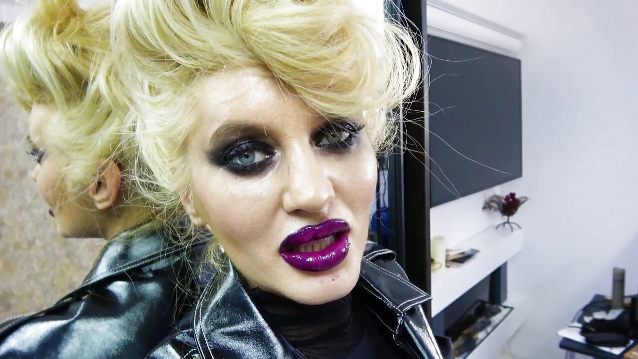 Jeste li izliječeni? (Ovisnost o najlonkama)