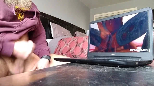 Jerking to Khloe Kay