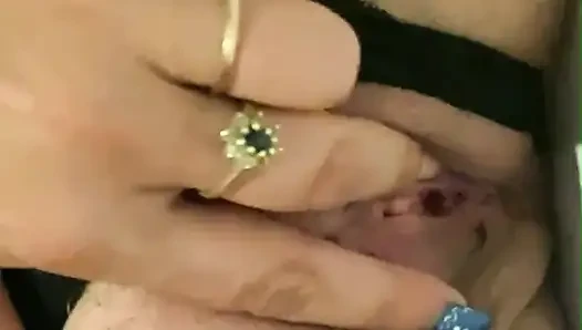 Отличный оргазм и сок из киски от MilfyCalla