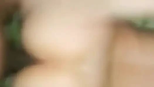 Eine irakische frau betrügt ihren ehemann und ihren liebhaber