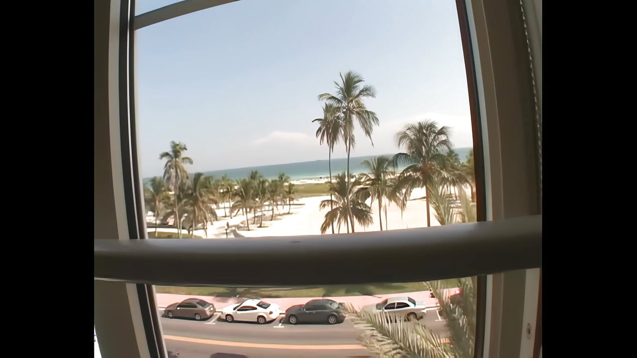 Ashlynn Brooke: Futai sălbatic în hotel