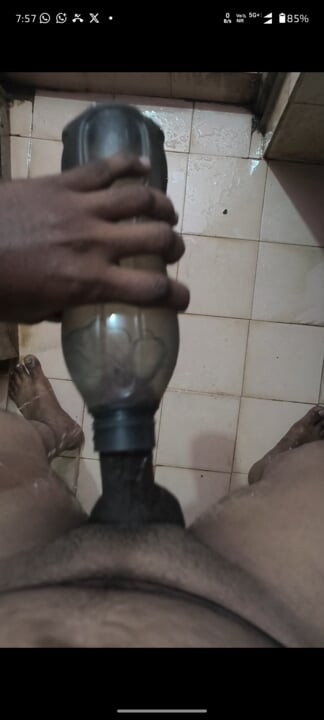 Shaking the Sunni inside the water bottle