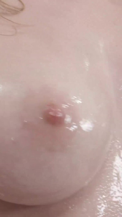 Sød engel Aurora får sin stramme fisse kneppet af stud James Angel! | Klip 1