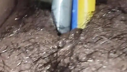 Я мастурбировал 4 ручками.... Они такие хорошие.