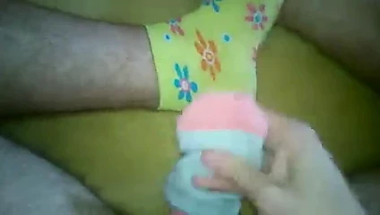 tatlı sarı kız çorap üzerinde Cum!