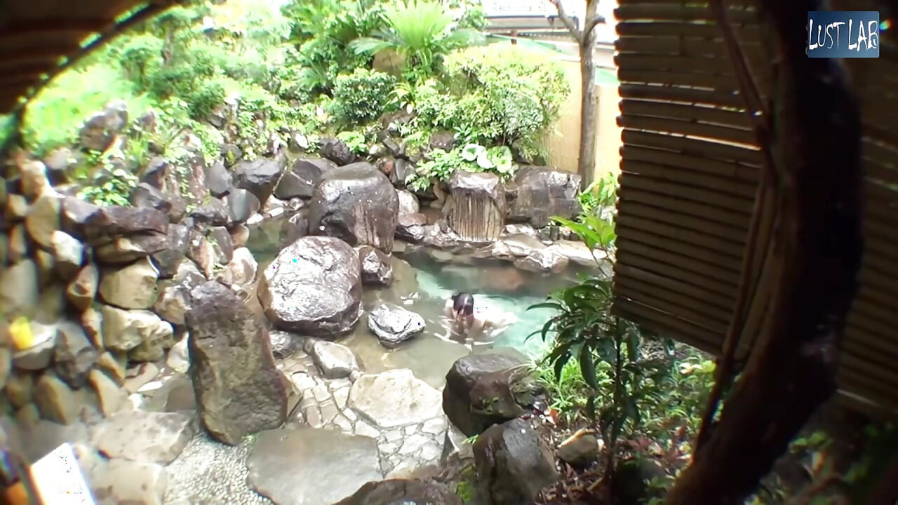 Aphrodisiac Hot Spring Water Heats the Body Until Restraint Completely Falls Apart Part1