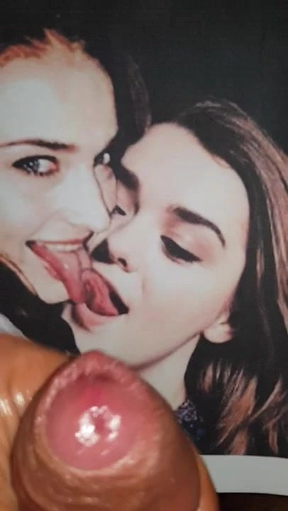 Maisie Williams & Sophie Turner facial