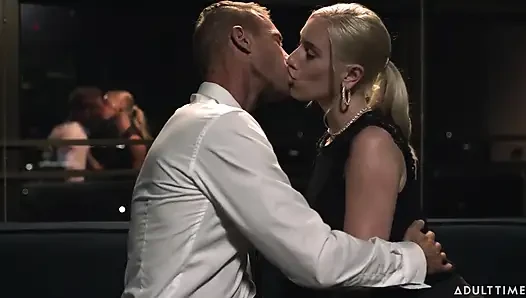 Adult time - sexy praktikantin kay schöne verführt älteren verheirateten chef in eine heiße spät-nacht-büro-affäre
