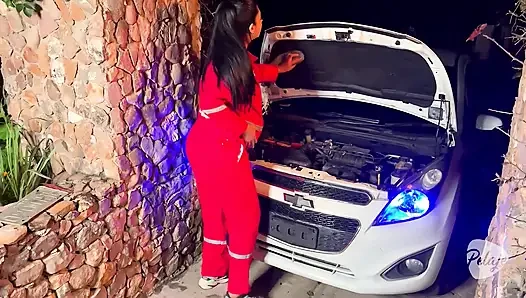 9 monate schwangere frau bekommt einen job als Mechaniker und ihr erster Klient fickt sie und kommt auf ihr gesicht - Melany latina / tommy mil