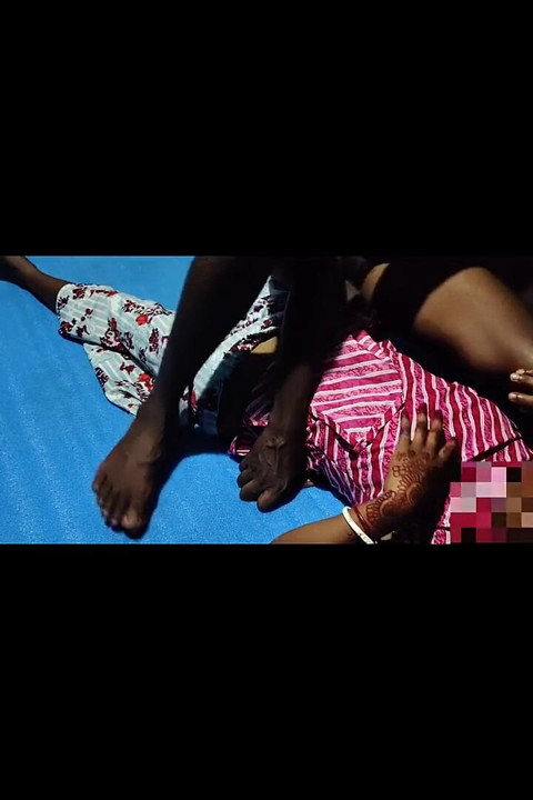 Une Bhabhi Desi Étroite Pour La Première Fois, Vidéo X