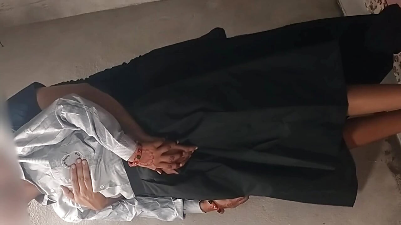 Step brother caught his step sister alone and take advantage.teenager enters her stepbrother's room to have sex after school