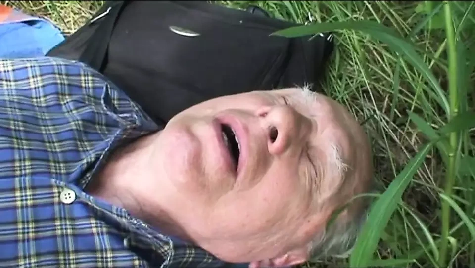 奶奶爱上了大鸡巴 - 整部电影