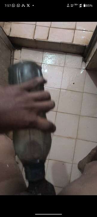 Shaking the Sunni inside the water bottle