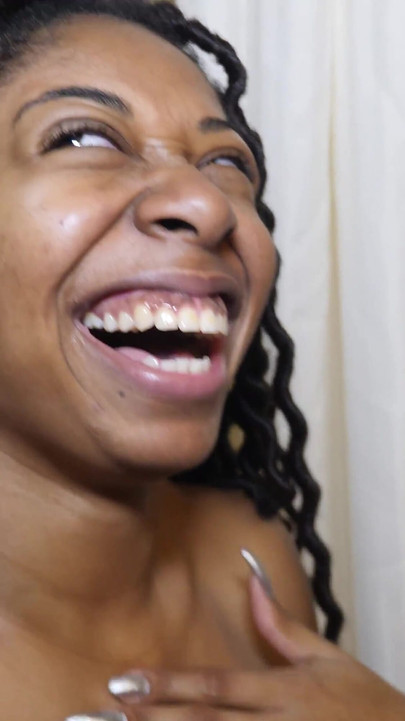 フルビデオ。新人ストリッパーのグッド・プッシー・ノーラ