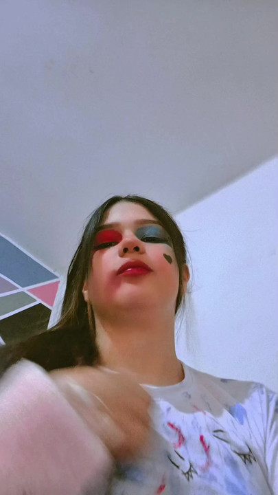 COLOMBIAN PORN ACTRESS YULIETH GOMEZ SHOWS OFF HER TITS