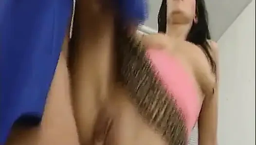 Ibu-ibu hot jerman rambut cokelat dengan toket besar lagi asik ngentot kontol besar jadul
