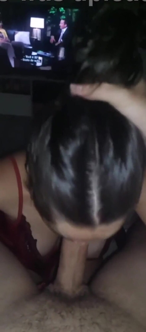Novinha Debora Prado Fazendo Sexo Oral Profundo Durante a Noite