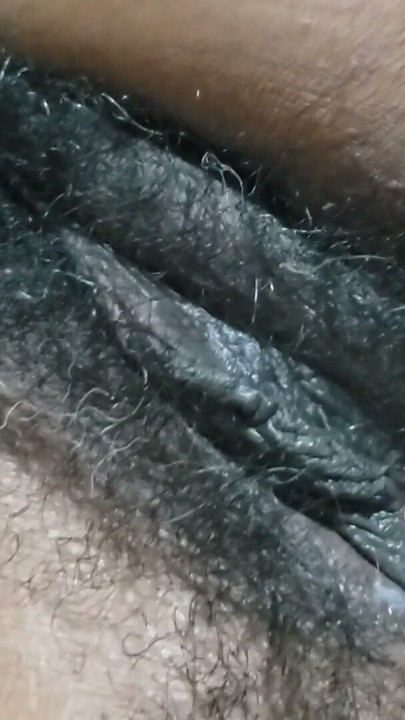 Behold the intense climax of a seasoned babe rubbing her swollen clit to pure bliss | Clip 1