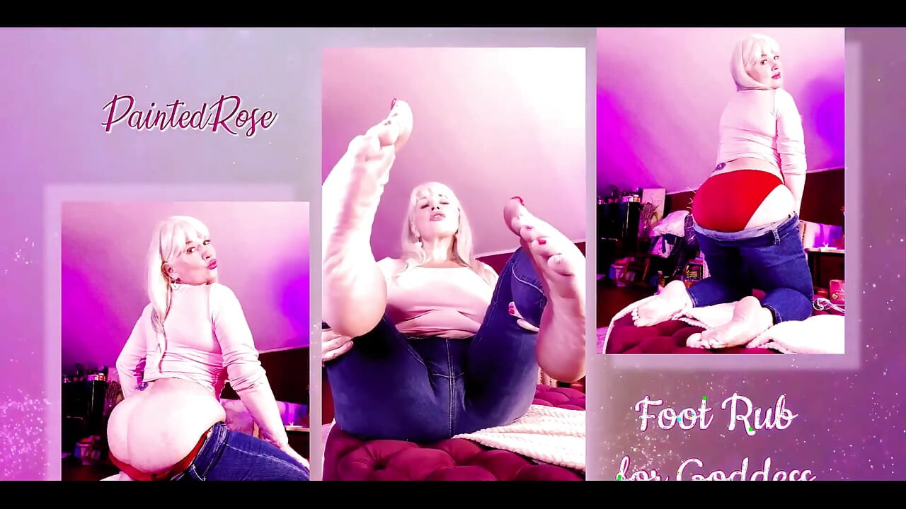 Footboi Menyembah Kaki Dan Patuh Untuk Dewi Rosie