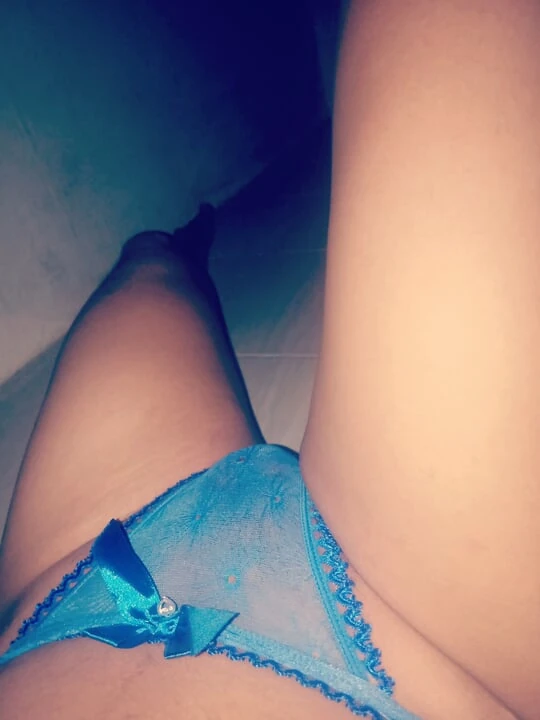 Big ass, plump thighs are my little cock