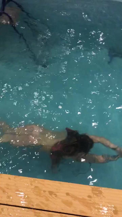 naked prostitute bathes in the sauna naked in front of all the guests
