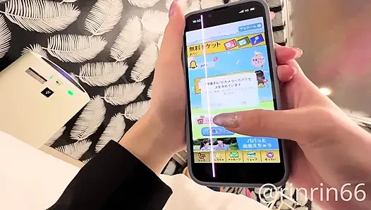 18-jährige japanische studentin spricht auf app, während sie rohen creampie bekommt, hört ihr stöhnen zu