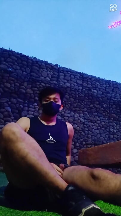 Asian Twink Outdoor Session with Cumshot