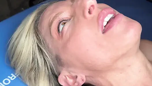 Nacktes boxen tatiana steele gegen lora cross