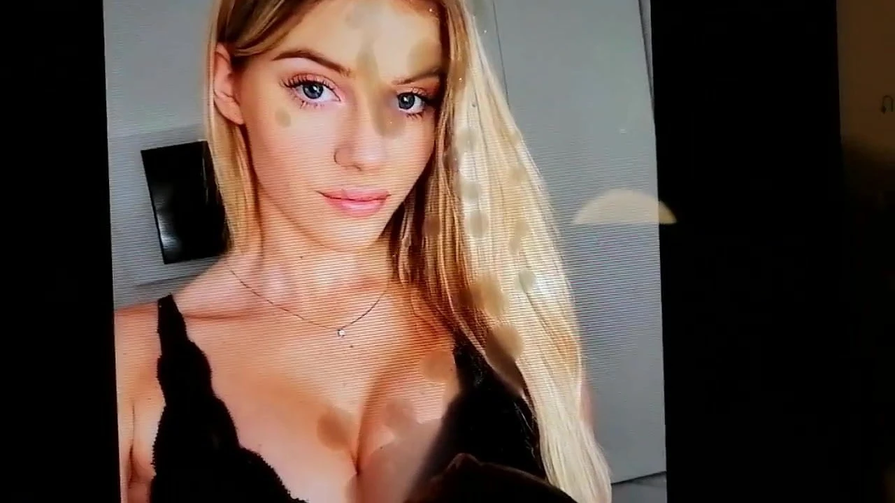 Cum tisztelgés Sara Croce előtt