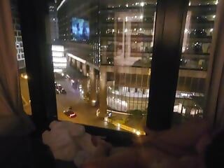 público solo, masturbação, janela do hotel