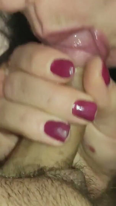 Evli olgun orta yaşlı seksi kadının ağzına boşalma - amatör ıslak oral seks bakış açısı | Klip 1