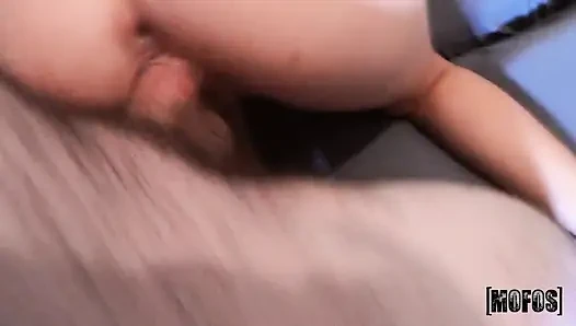 Mofos - riley star si cewek imut dengan toket kecil lagi ngidam kontol besar pov