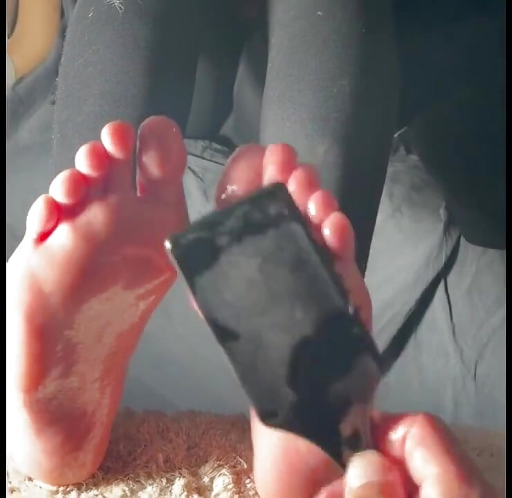 用发刷挠痒痒
