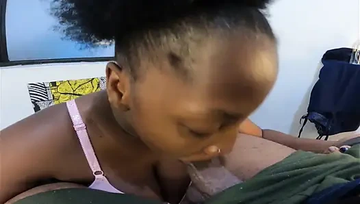 Черная женщина с влажным минетом соблазняет каждым взглядом ее чернокожих глаз осмеливается тебя, чтобы подсчет спермы прикоснуться JMD афро шлюшка - Jhodez1