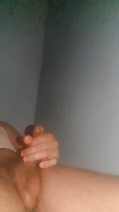 Depois de me masturbar cinco vezes, meu pau não consegue ficar ereto.
