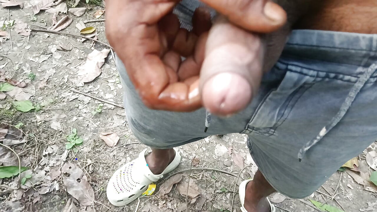 Mature man quick response in tha forest.