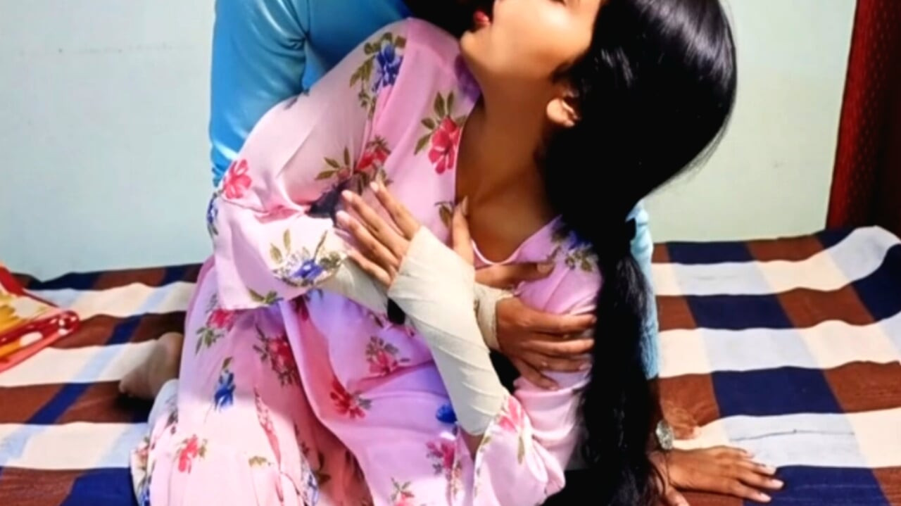 Novia ko kamre me la kar khub thoka perrito bana kar