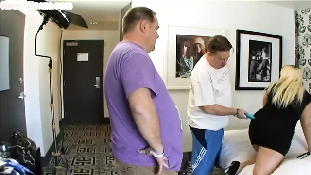 BBW amateur Gonzo lady threeway fucked in hotel room