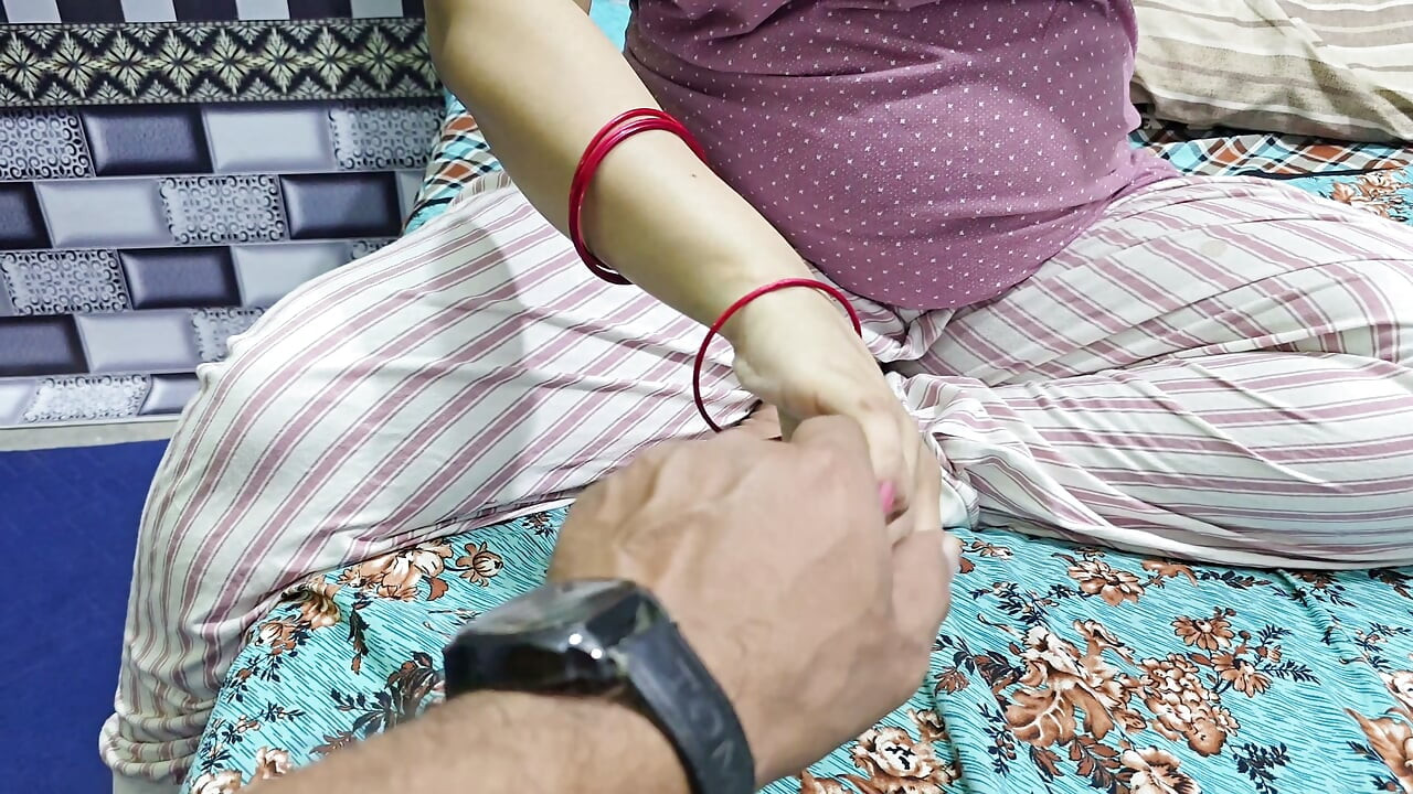 Desi Indian bhabi-Hot Bhabi Ne Lun k Choopay Lagay