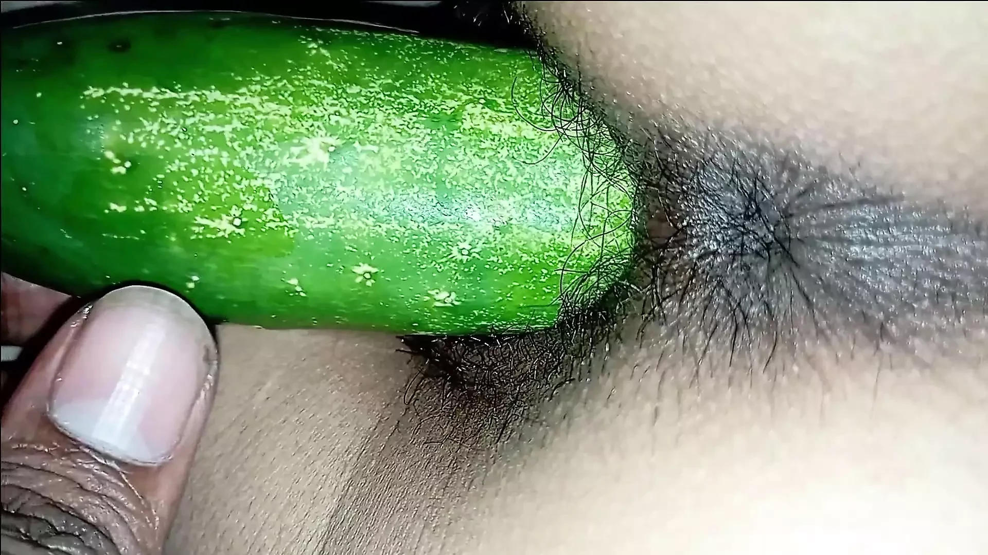 セクシーなインドの女性ki chut main kheera dala desi chudai