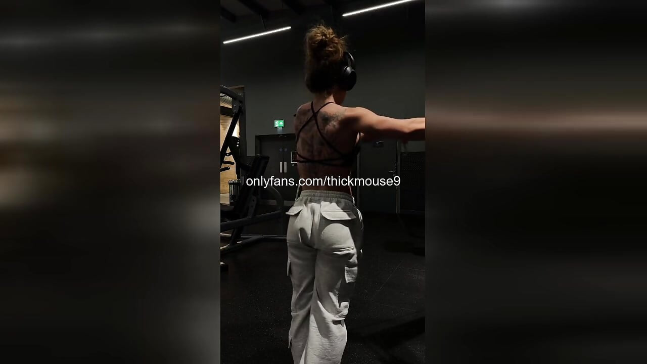 Naughty Teen’s Pussy Slip During Instagram Live Dance