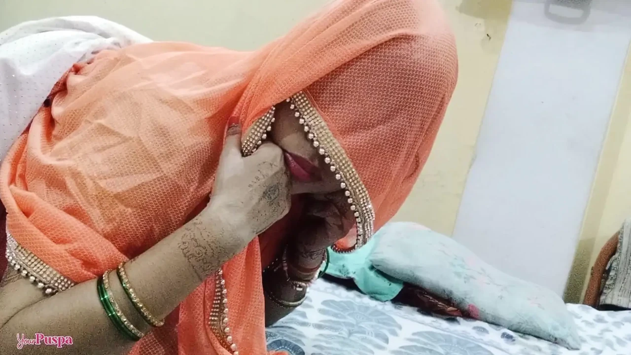Very hotness Indian Bride cheat, Hot Stepson wife puspa saree sex make father in law hard missionary dogging style chudai video