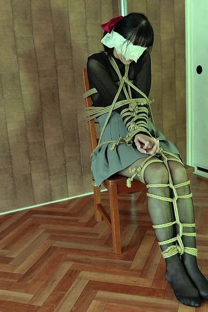 Situation: Escape From the Ropes "while the Perpetrator Is Away"