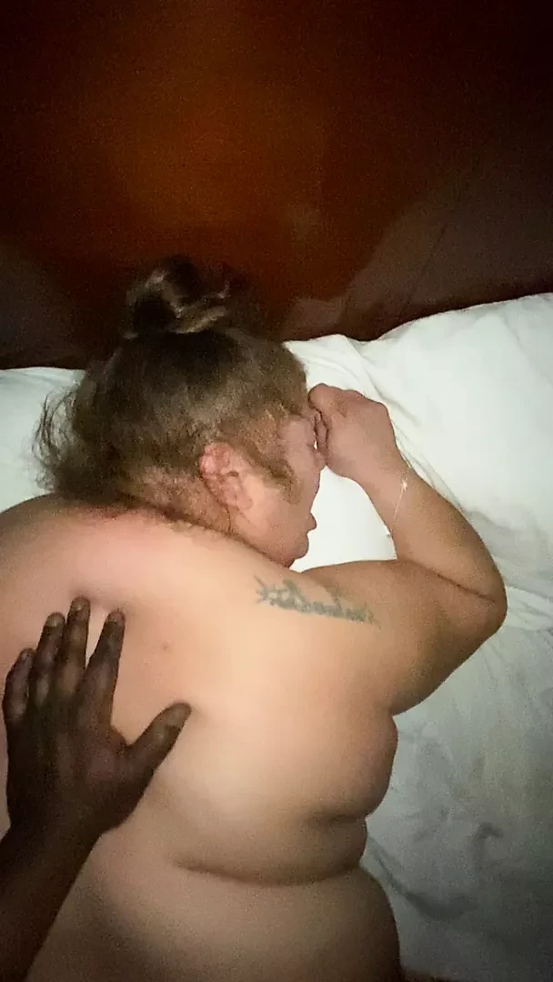 Pounding mz piggy pussy from the back