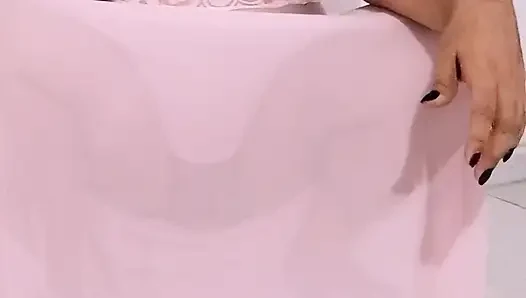 Cium aku dan rasakan bibirku, becek cuma buat kamu