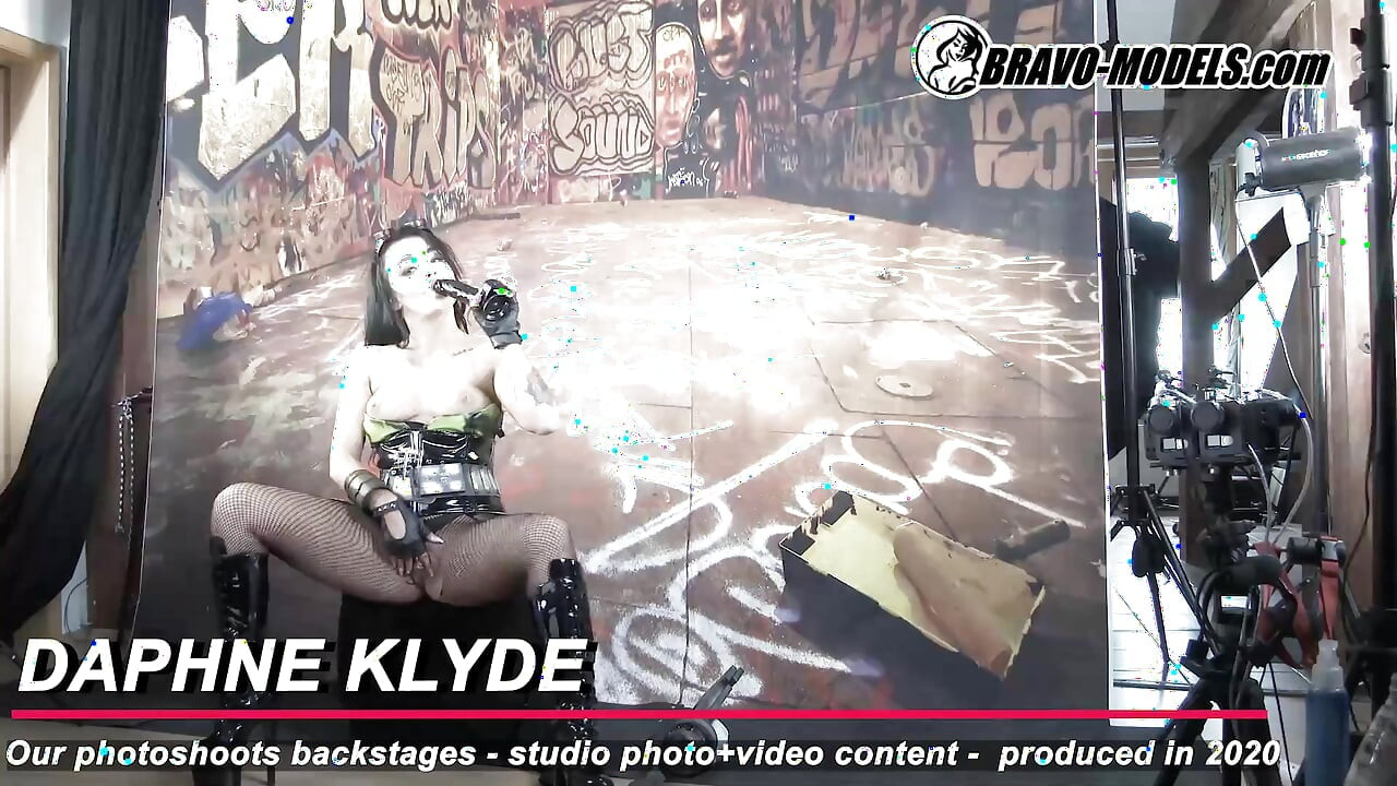 Backstage photoshoot Daphne Klyde - Adult