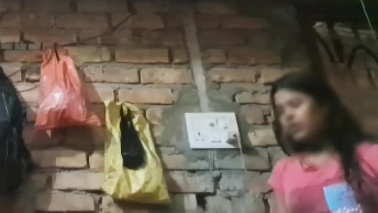 Real Desi Bhabhi Chudai Video Stepmom Stepson Indian Desi Chudai for Village Girl Chudai Video Seelipng First Time