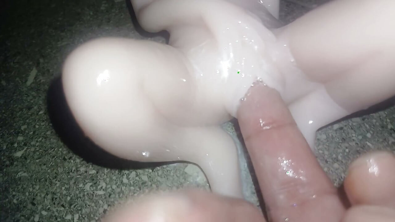 Shake pussy doll narrow pussy