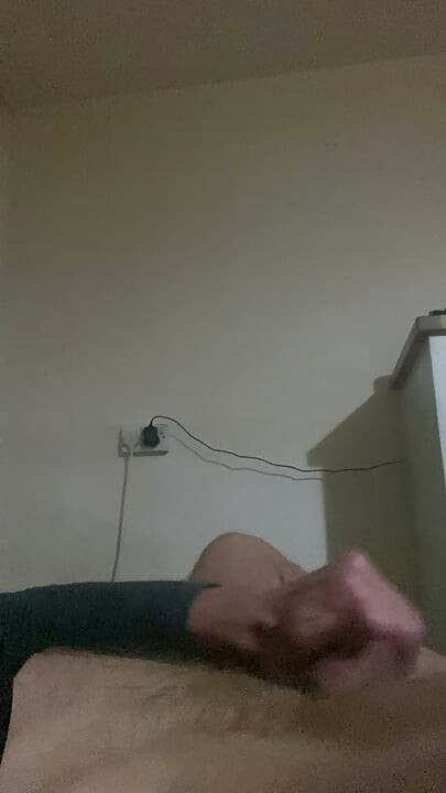 自己一个人玩……