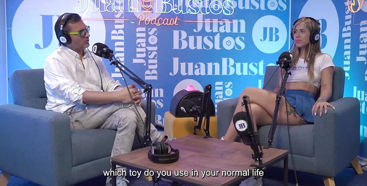 Besser als ihr spielzeug! Mollysmith Squirtet überall auf der Sybian-Maschine auf Juan Bustos Podcast